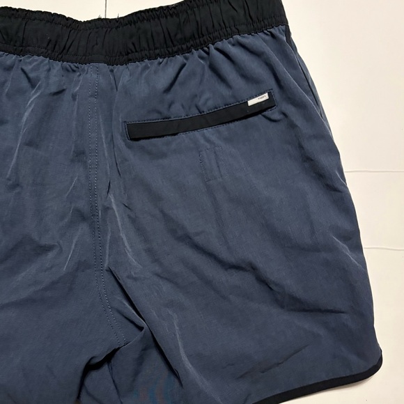 Men’s Vuori Banks Shorts - Picture 6 of 6